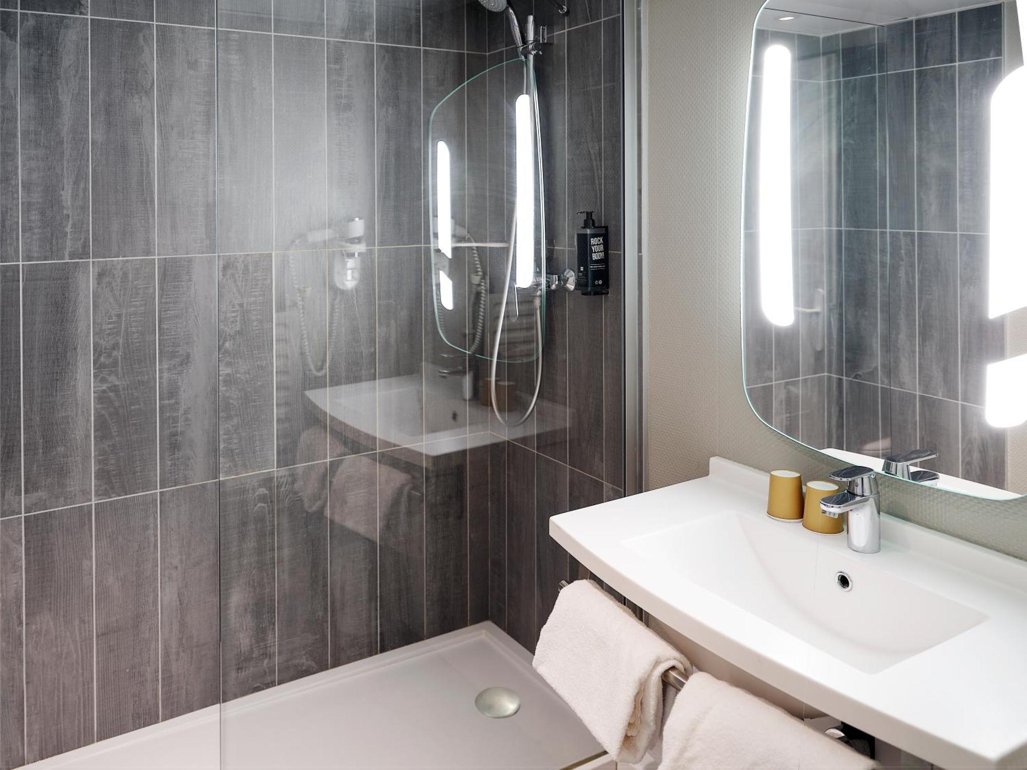 Отель Ibis Toulouse Gare Matabiau Экстерьер фото